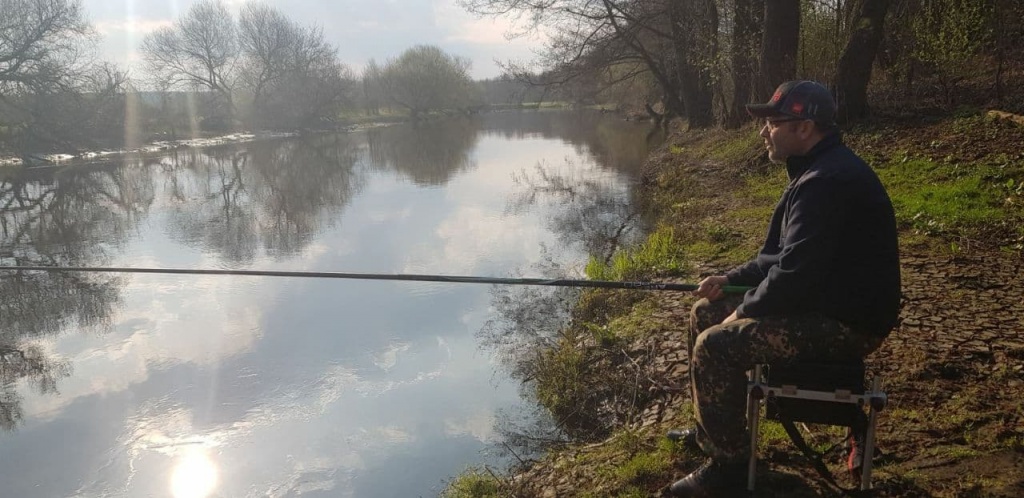 как ловить маховой удочкой на течении (11).jpg
